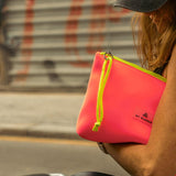 Bolsa Neoprene Coral Flúor